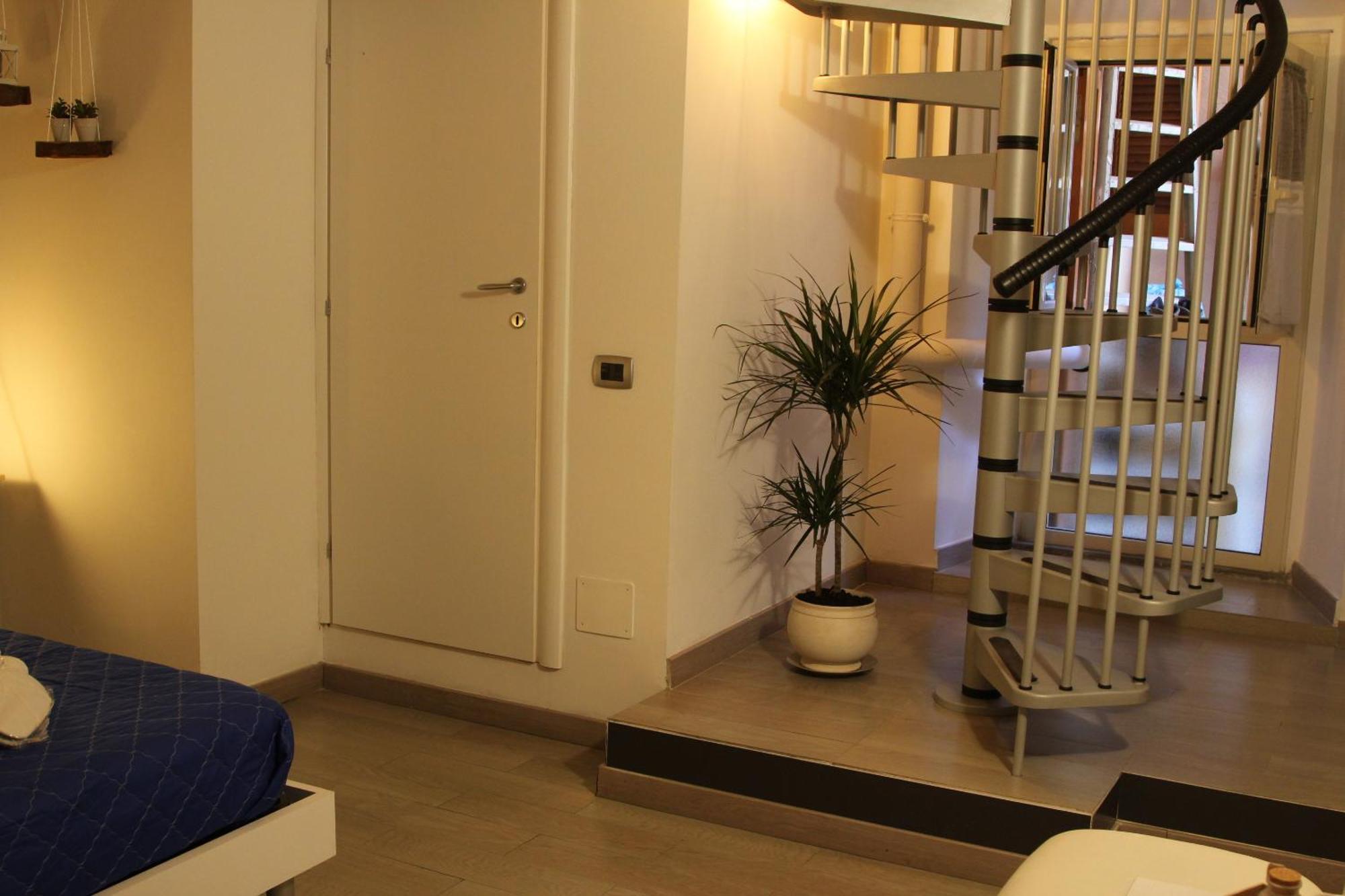 Sesta Strada Hotel Civitavecchia Bagian luar foto